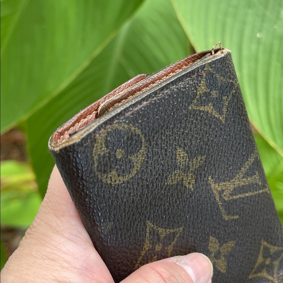 Authentic Vintage Louis Vuitton Monogram Key Holder 6 Keys - Picture 14 of 17